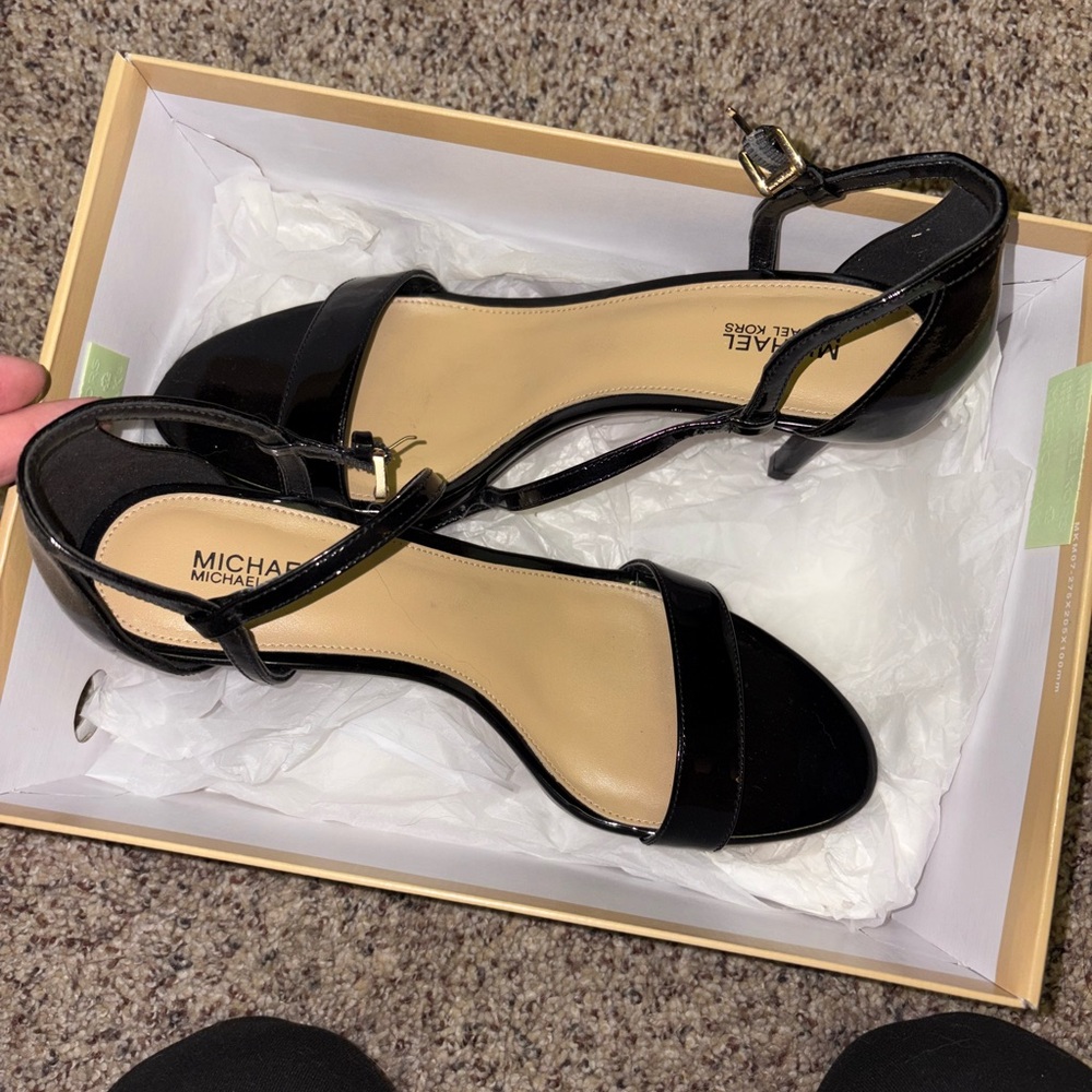 Michael Kors Elegant Black Sandals
